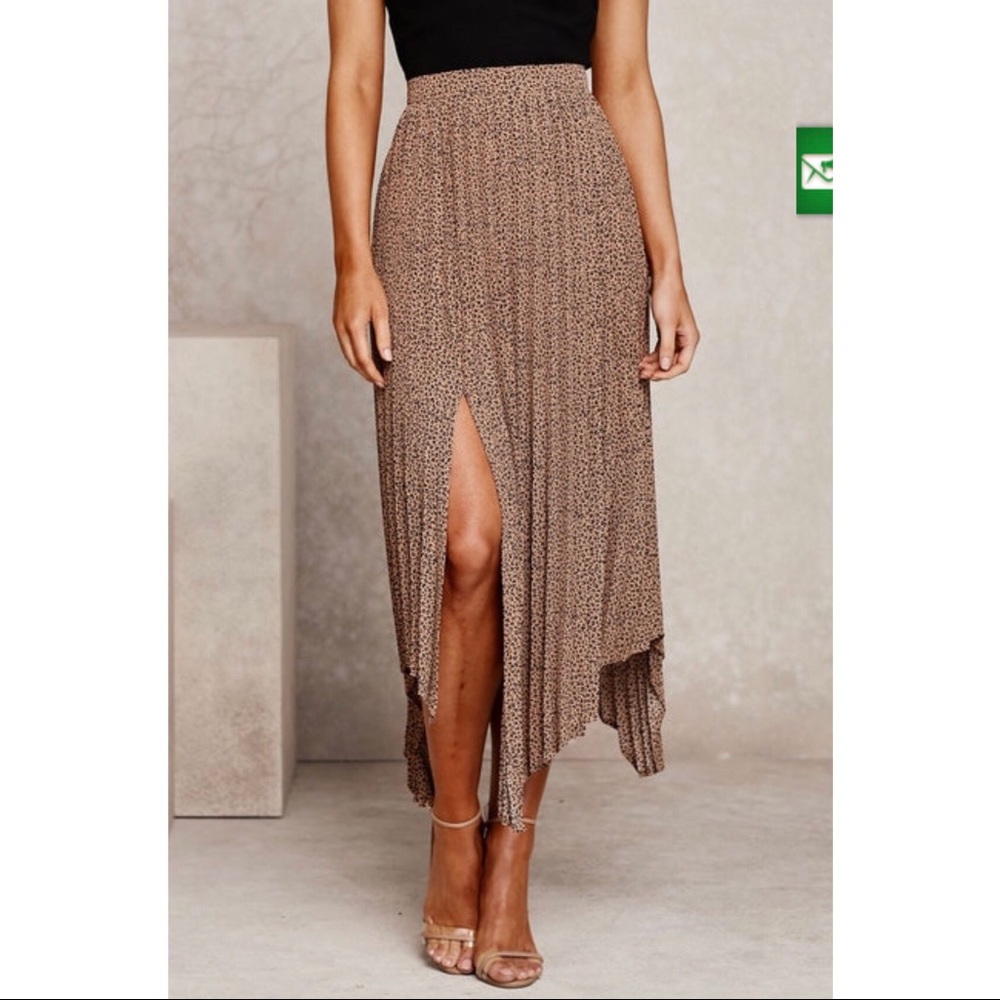 Leopard print midi skirt